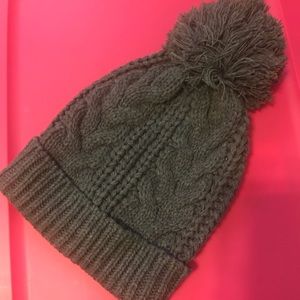 Bass Pom Pom Beanie